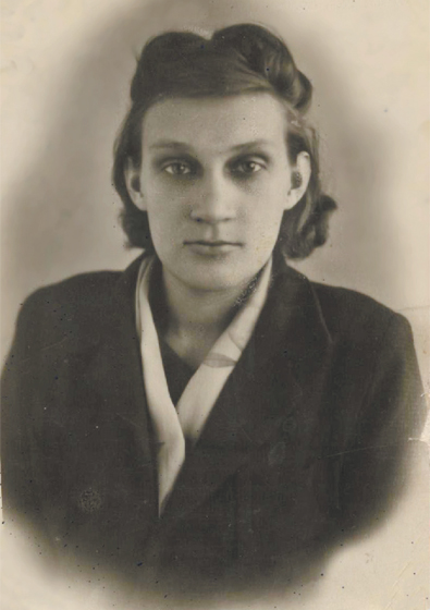 После окончания института. 1944 г.
